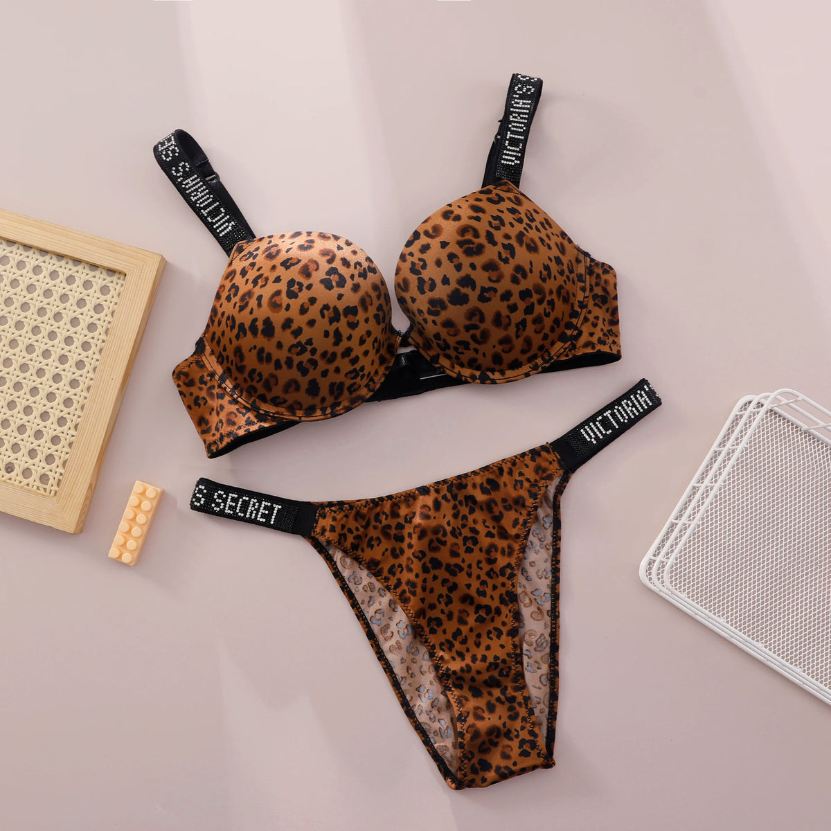 New Push Up Shapewear Adjustable Padded Gathered V Lace Lingerie Set Bra and Brief Women's Sexy Bra and Panty Set Comfortable